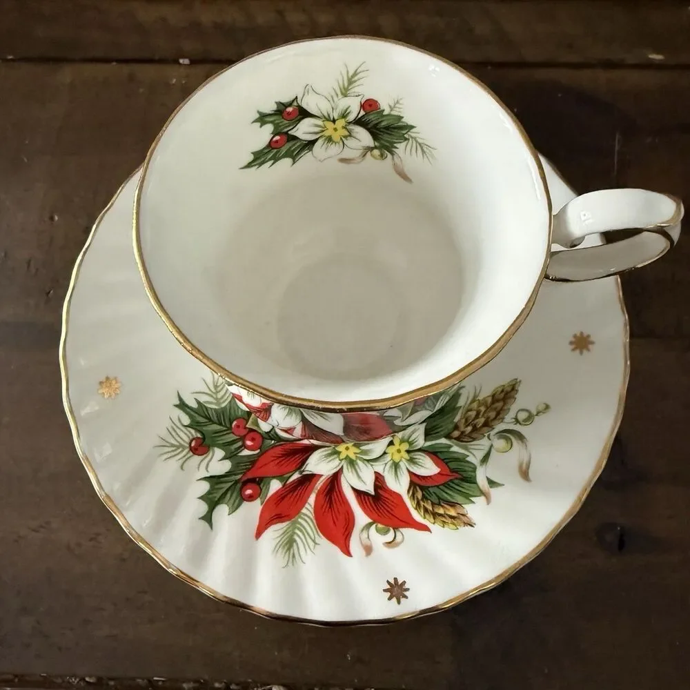 Royalty Noel Bone China Poinsettia Demitasse Or Child Tea Cup & Saucer England